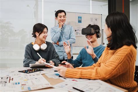 Creative Teamwork Using High Tech Headset For Virtual Reality Team Of