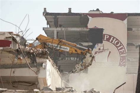 Galveston S Flagship Hotel Comes Down