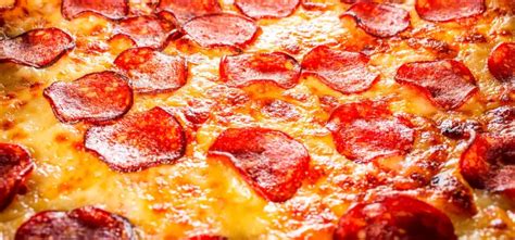 How Many Calories Are There In A Pepperoni Pizza? - The Pizza Calc