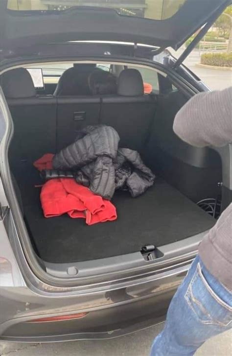 Tesla Model Y trunk - TESLARATI