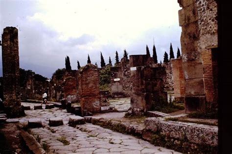 Vii On Right Pompeii Looking South West From Via Stabiana