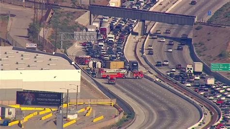 All Lanes Open On Nb 710 In Bell After Big Rig Crash Abc7 Los Angeles