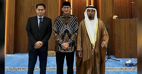 Potret Masjid Presiden Jokowi Di Abu Dhabi Menteri Salat Bareng Imam