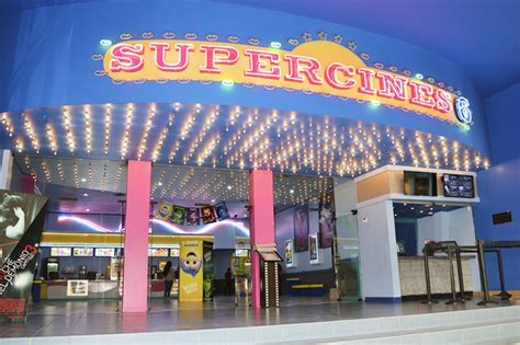 El Paseo Shopping Centro Comercial Machala Supercines