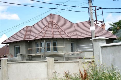 Diferite modele de tigla ceramica pentru acoperis la pret avantajos in ...