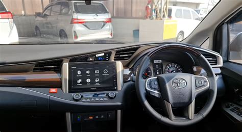 Toyota Innova 50th Anniversary Edition Detailed In Walkaround Video