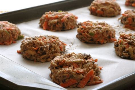 Laine's Recipe Box: Carrot-Walnut Cookies