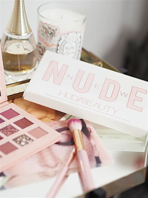 Huda Beauty The New Nude Eye Shadow Palette Review