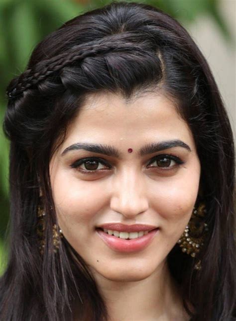 Tamil Actress Sai Dhanshika Oily Face Closeup Smiling Photos Beauty