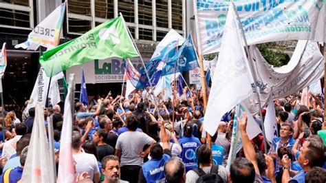 Después De Los Cruces Por La Suma Fija Los Gremios Empiezan A Cerrar