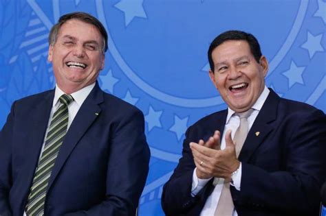 Por unanimidade TSE arquiva ações contra chapa Bolsonaro Mourão Voz