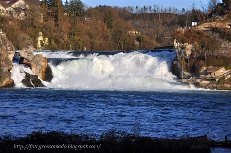 In Linii Mari Cascadele Rinului Rheinfall Elvetia