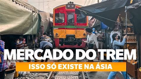 O Trem Passa Por Cima Da Feira Mercado Do Trem De Maeklong E O Mercado