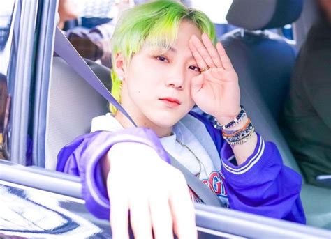 HOT ISSUE Profile Age Birthday Height Facts