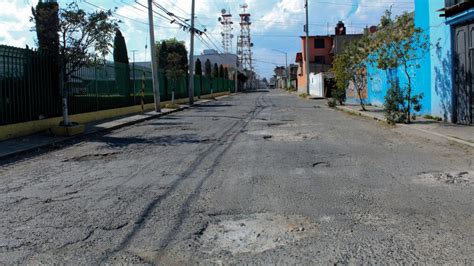 Sin mantenimiento y con baches así lucen las calles de la Terminal de