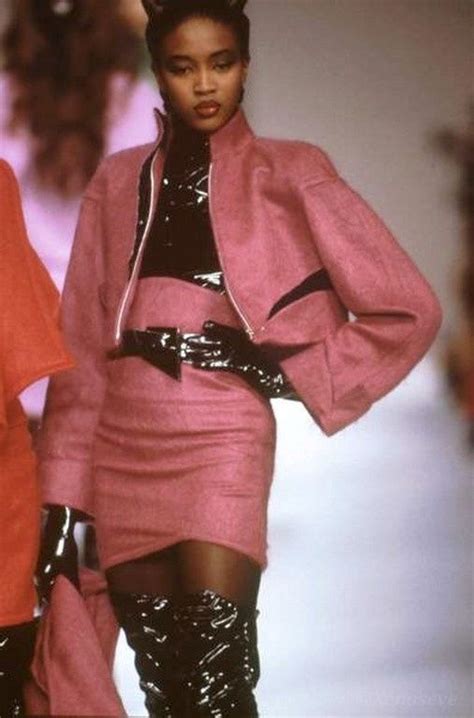 Épinglé par Alice McNicholas sur Legally Blonde en 2024