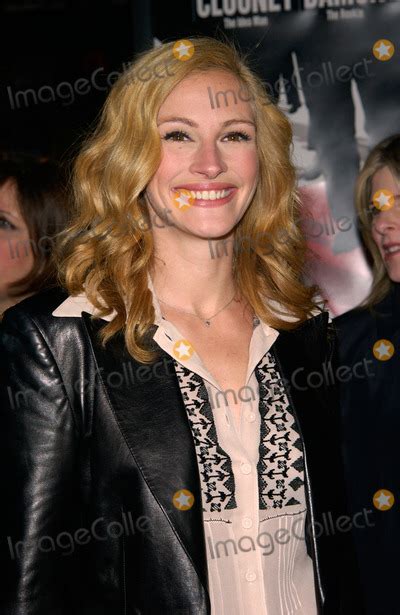 Photos and Pictures - Actress JULIA ROBERTS at the world premiere, in ...