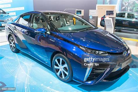 67 Toyota Mirai Hydrogen Fuel Cell Sedan Stock Photos, High-Res ...