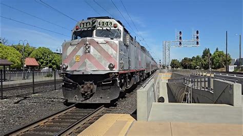 Caltrain Jpbx 4017 Cab Car Leading Local 113 At Santa Clara Station