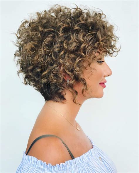 29 Most Flattering Hairstyles For Short Curly Hair To Perfectly Shape Your Curls Hairstyles Vip