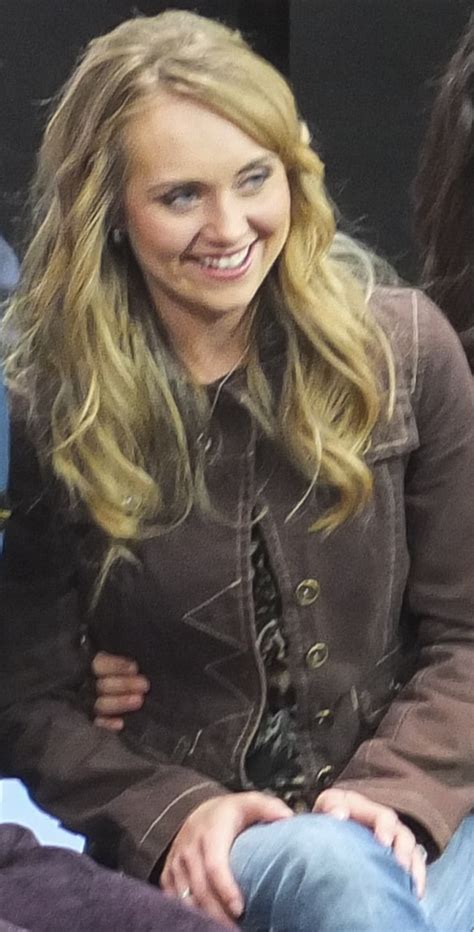 Amber Marshall (actress) - Wikipedia