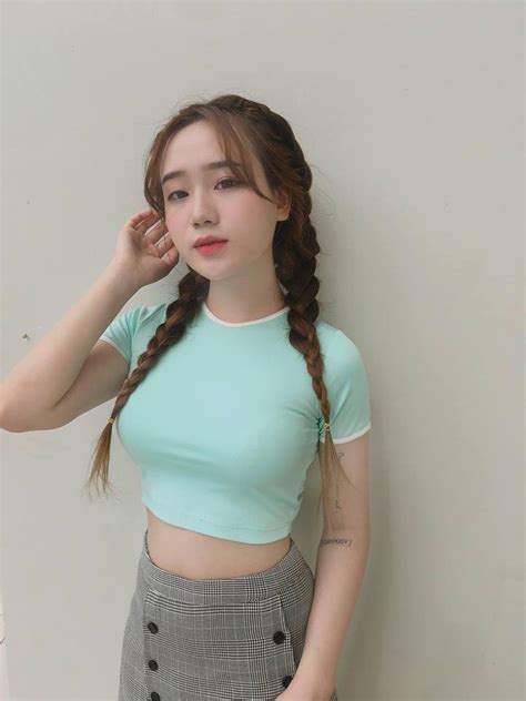 Hot girl và tấm ảnh thẻ gây bão thu nhập hàng tháng càng khiến người khác nể phục hơn