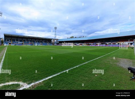 Estadio dens park fotografías e imágenes de alta resolución Alamy