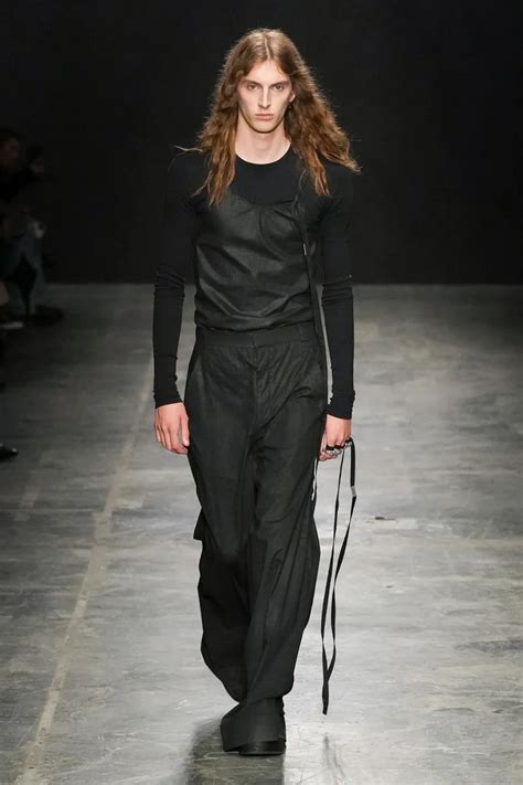 Ann Demeulemeester S/S 23 Show (Ann Demeulemeester)