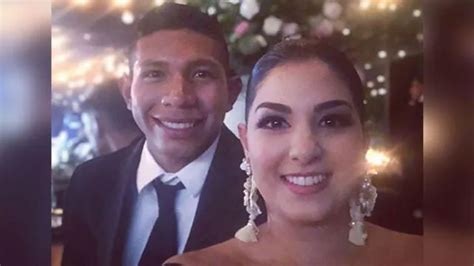 Boda De Edison Flores Y Ana Siucho Latina Televisi N Transmitir La