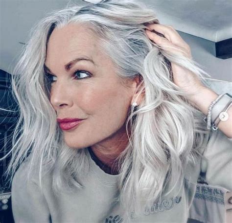 3 Ways To Wear Gray Hair Over 40 Beautiful Gray Hair Long White Hair Long Gray Hair