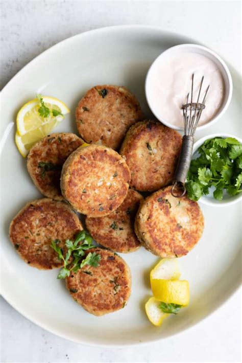 Easy Tuna Patties With Spicy Aioli Erin Lives Whole