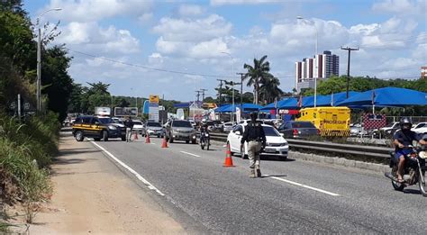 Obras na BR 230 causam congestionamento em João Pessoa