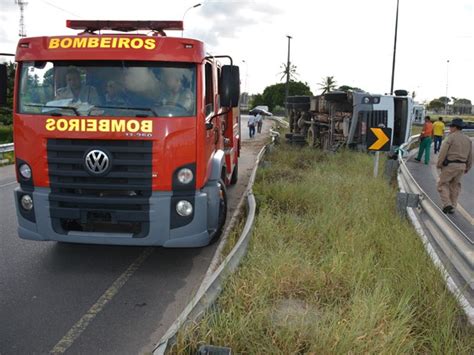 G1 Caminhão Tomba Após Desviar De Moto Em Rodovia Federal Da Paraíba