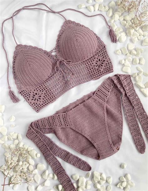 Hot Sexy Bonnie Zomer Bikini Pics