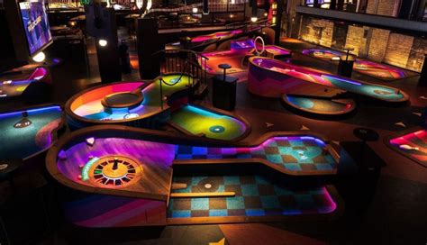 Inside Puttshack Phillys New High Tech Indoor Mini Golf Spot