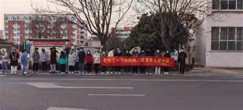 暖心！漯河工学院组织爱心送考车为考研学子保驾护航 河南工业大学漯河工学院