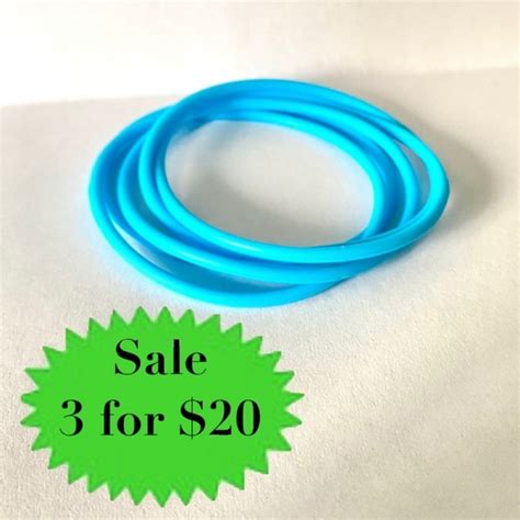 Hot Topic Jewelry Sky Blue 5pc Rubber Gummy Bracelets Silicone Jelly Wristbands 8s Retro Set