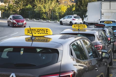 Soci T Permis De Conduire Ans Vers Un Embouteillage Lexamen