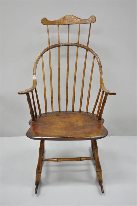 Antique Bow Back Windsor Oak And Pine Wood Rocking Chair Colonial