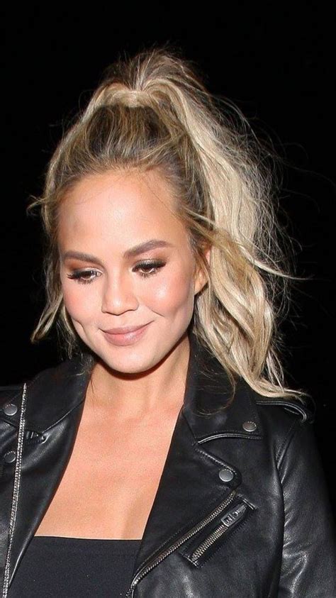 Chrissy Teigen hair | Chrissy teigen hair color, Chrissy teigen hair ...