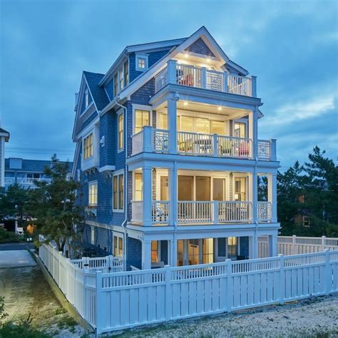 Pin By Sandy Labrie On Home Garden Beach House Exterior Beach