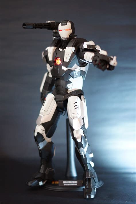 SgBinas Hot Toys Iron Man 1 6th Scale Fanatic Hot Toys Iron Man 2 War Machine Special