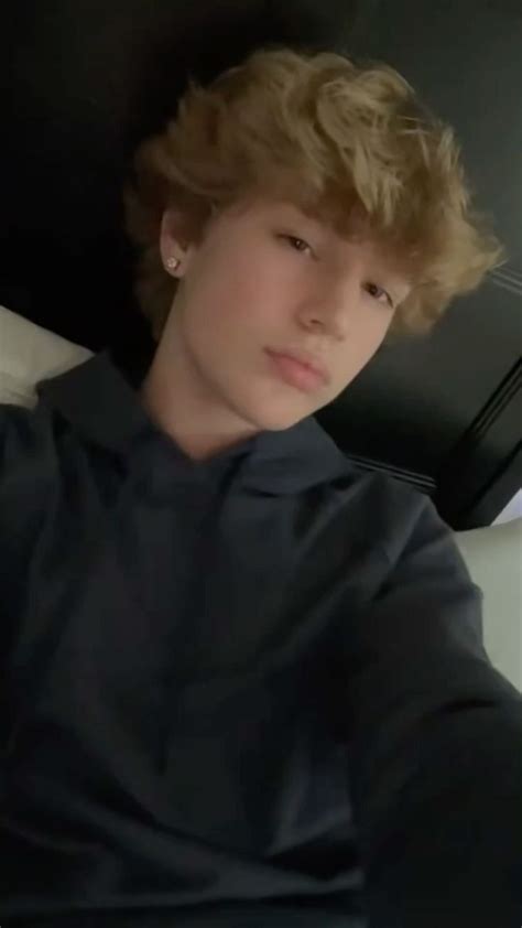 Pin By Emma Hendsbee On Quick Saves Cute Blonde Guys Blonde Guys Cute Celebrity Guys