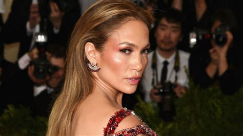 Jennifer Lopez In An Atelier Versace Gown At The Met Gala