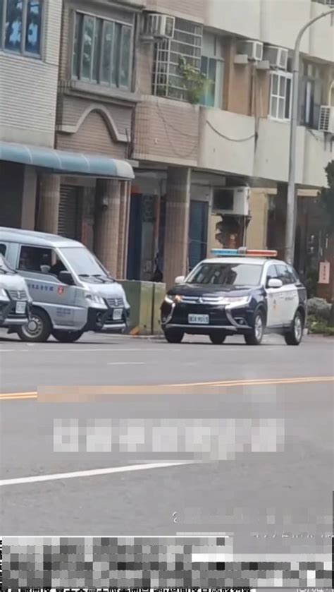 高雄警遭控取締違停人行道貨車有貓膩 網酸：後台夠硬 社會萬象 社會 聯合新聞網