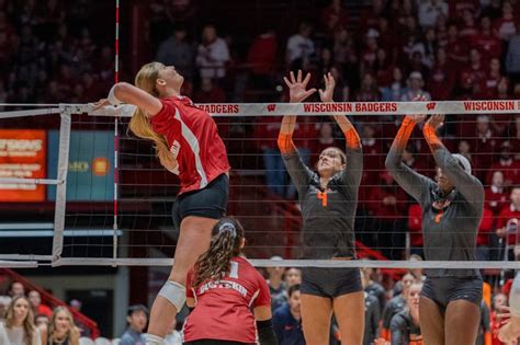 Column: Sarah Franklin leads Badgers volleyball to another postseason run - The Daily Cardinal