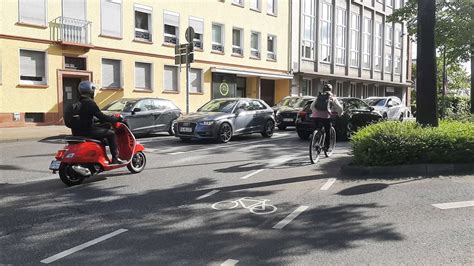 Für den Radverkehr Heinrich von Bibra Platz in Fulda wird ausgebaut