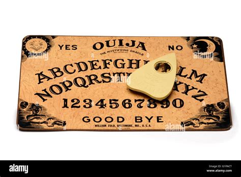 Ouija Board Hi Res Stock Photography And Images Alamy