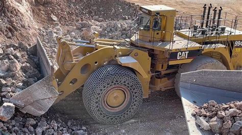 Caterpillar 994 Wheel Loader Loading Caterpillar 777F Dumpers Samaras