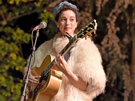 10 St. Vincent Songs of All Time - Singersroom.com